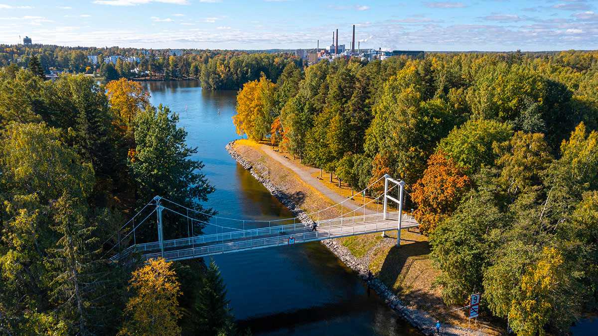 Ilmakuva Riippusiltojen lenkiltä syksyllä.